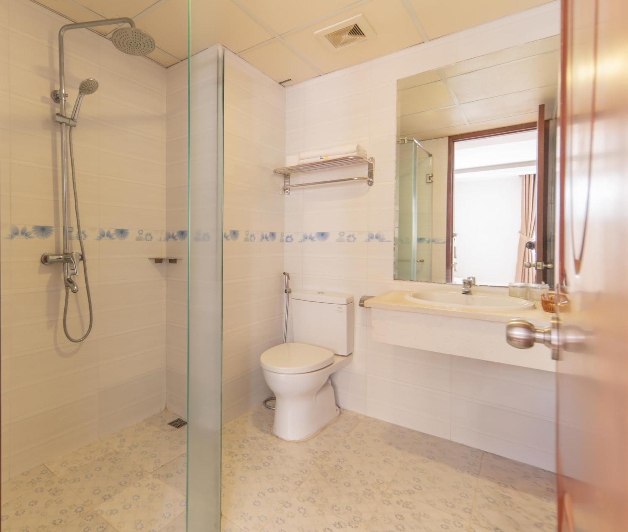 Nang Vang Hotel На Транг Екстериор снимка